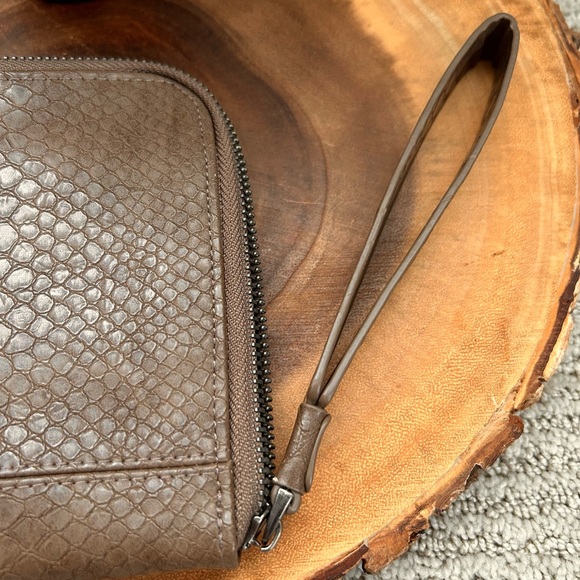 Joy Susan Tina Python Vegan Leather Zip Around Wristlet Clutch 10” x 6” NWOT. - Picture 9 of 16